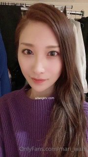 淫乱双飞大奶妹，交叉舌吻双女舔屌，骑乘抽插揉捏奶子